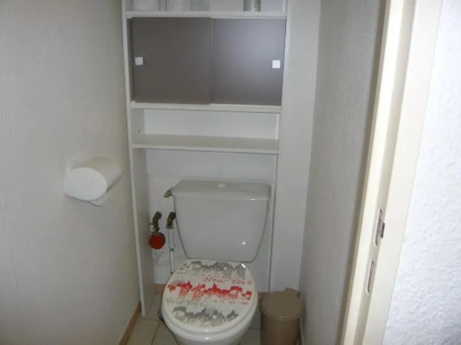 Vars Les Claux: Ski-Side Apartment with Balcony 0*, Vars (Hautes-Alpes) France