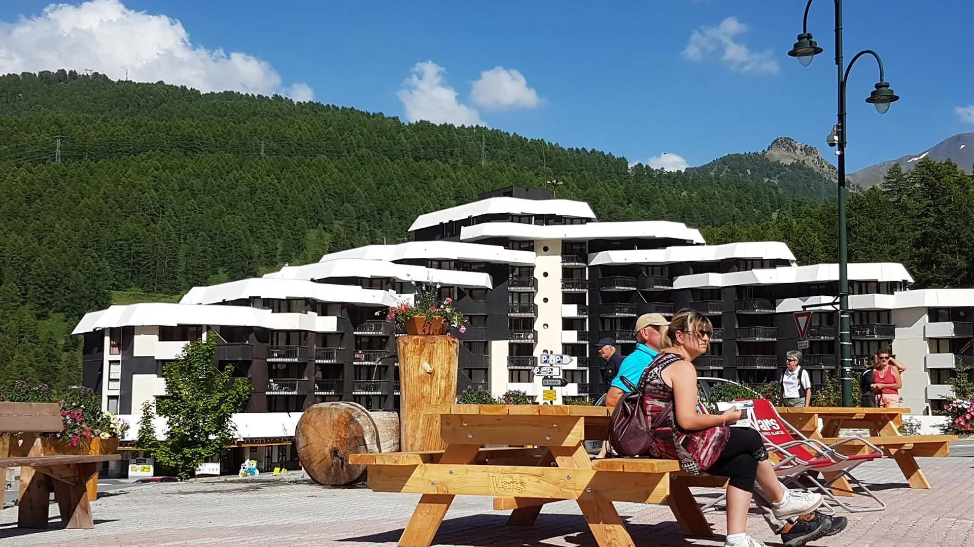 Vars Les Claux: Ski-Side Apartment with Balcony  Vars (Hautes-Alpes)